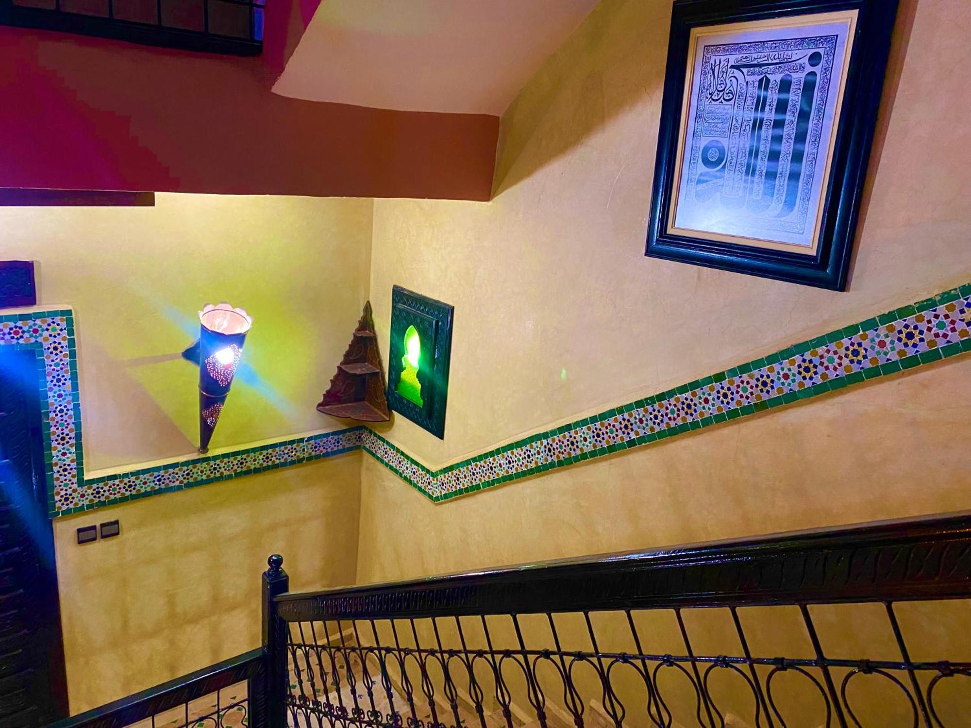 Riad Nezha Avec Jacuzzi Et 3 Piscines Au Coeur De Marrakesh Exterior foto